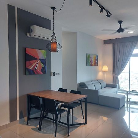 Twin Galaxy Jb Homestay By Summer Johor Bahru Exterior photo