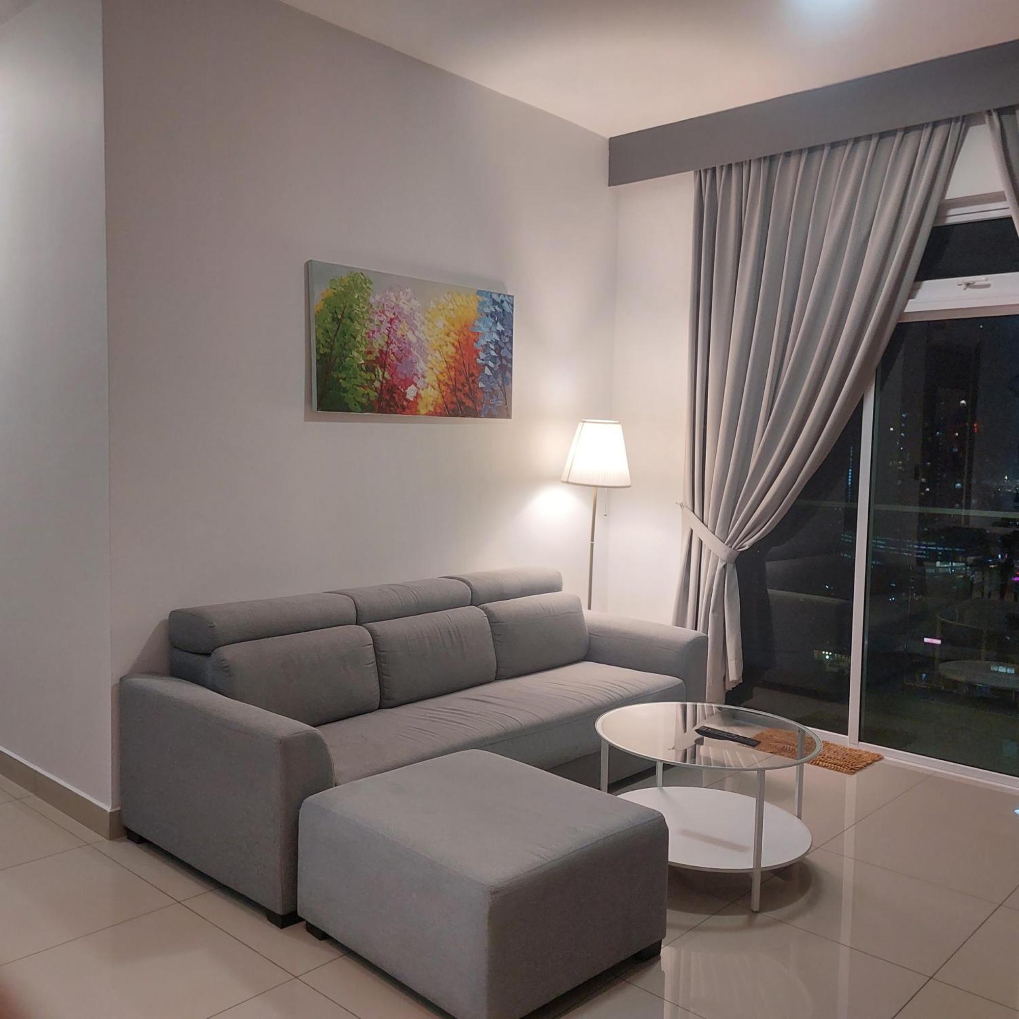 Twin Galaxy Jb Homestay By Summer Johor Bahru Room photo